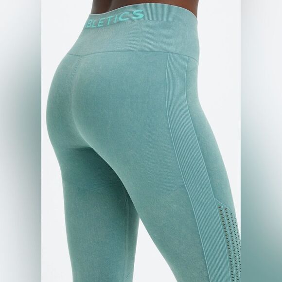 Fabletics Arctic Wave Sync High-Waist Perforated Legging Size S C34 - Picture 5 of 10
